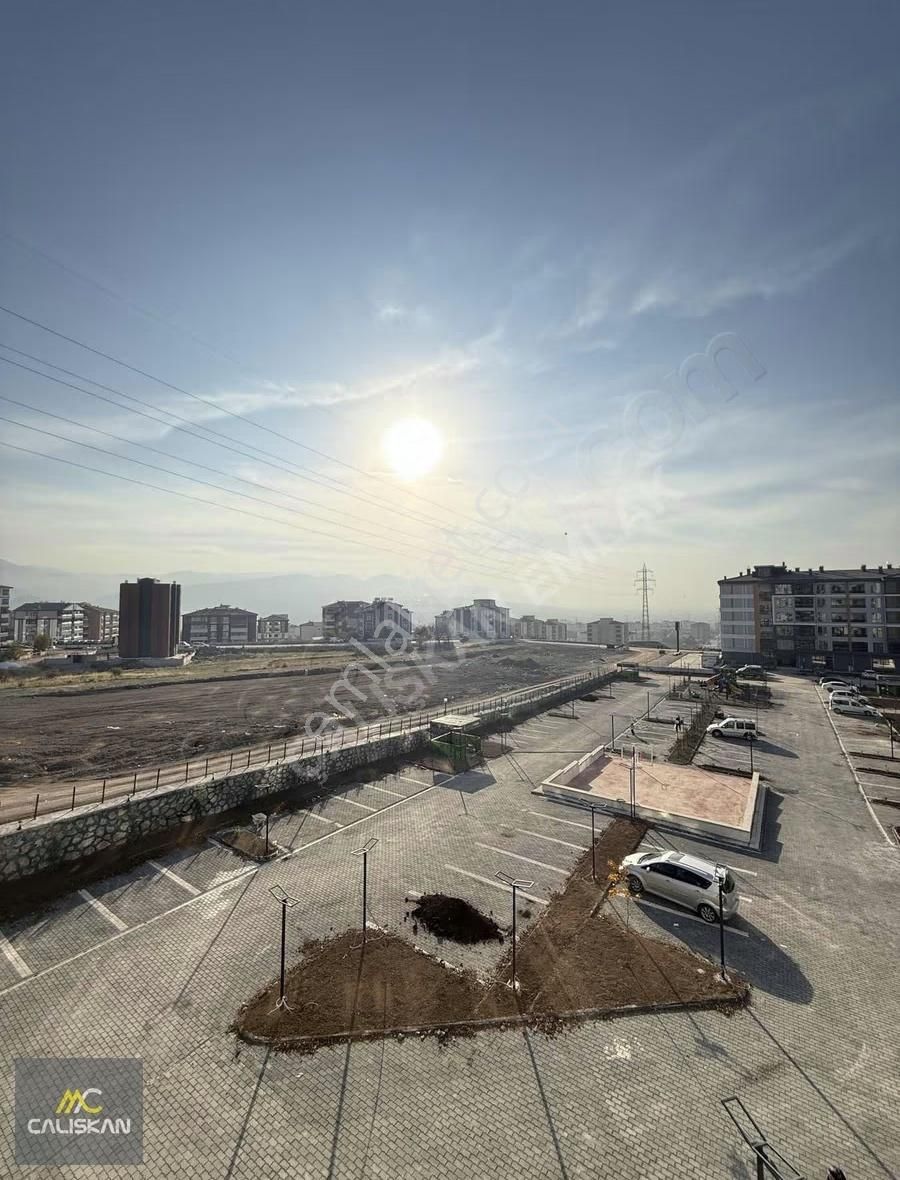 Güneşli'de Sıfır Lüks Site İçerisinde Arakat Satılık 3+1 Daire - Görsel 24