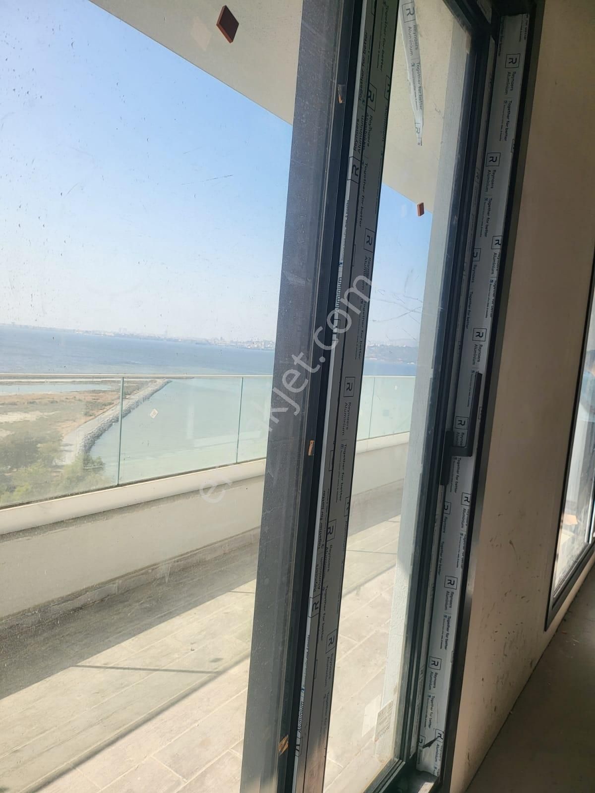 İzka-line Projesinde İzmir Körfez Manzaralı 78 M2 Ofis - Görsel 3