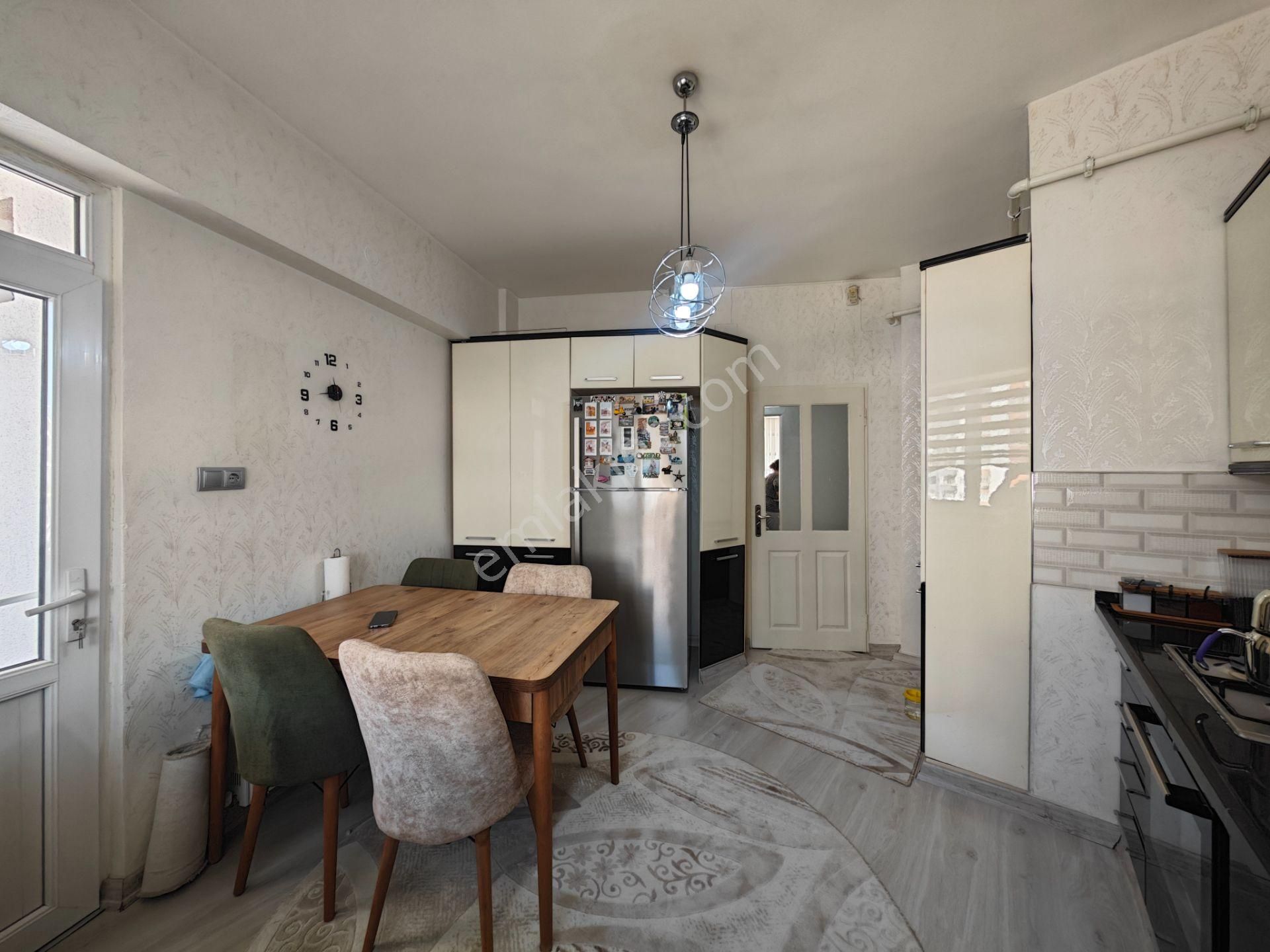 "kutlardan Karataş Merkezi Konumda Lüks Fırsat Daire " - Görsel 8