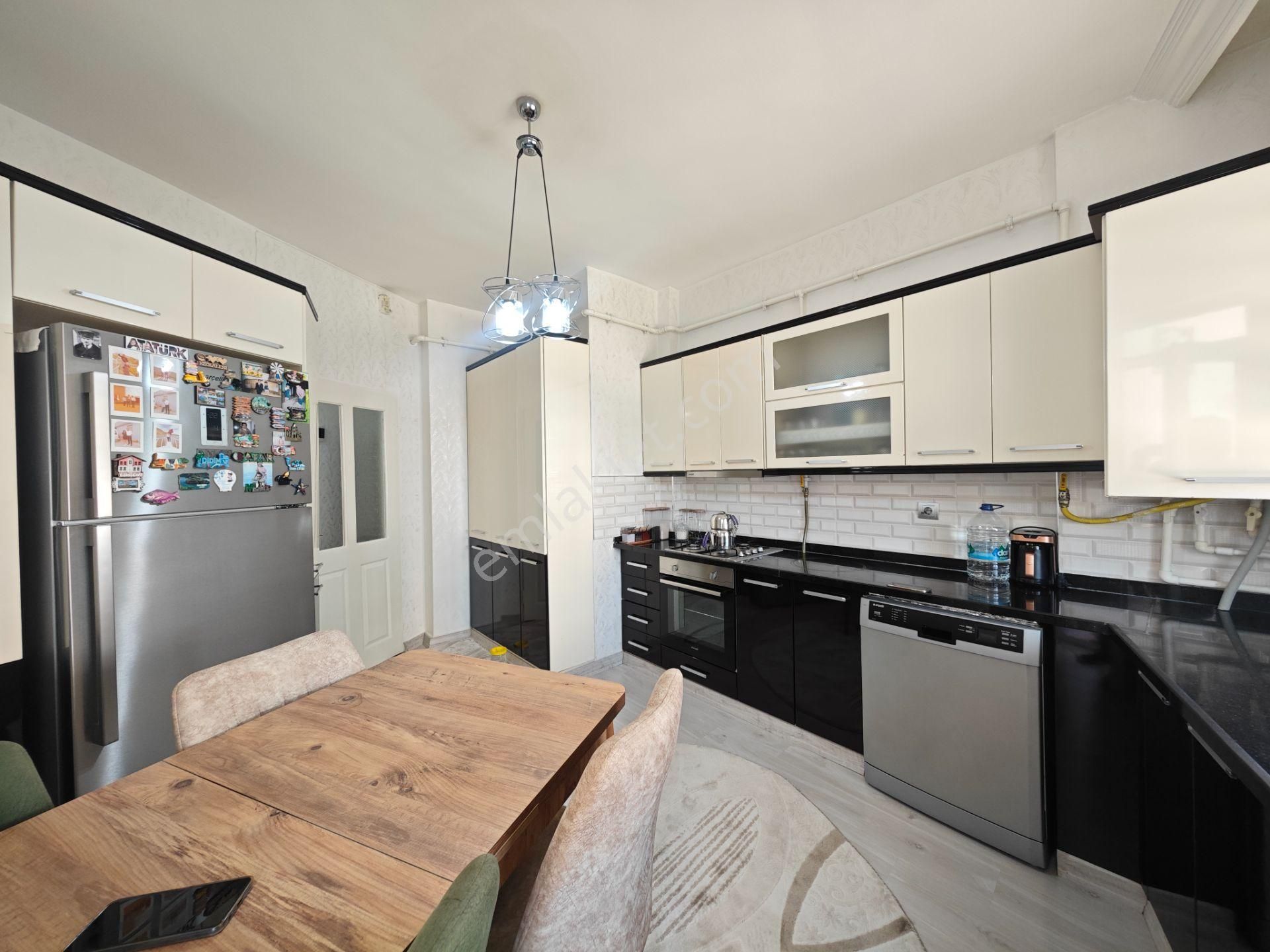 "kutlardan Karataş Merkezi Konumda Lüks Fırsat Daire " - Görsel 6