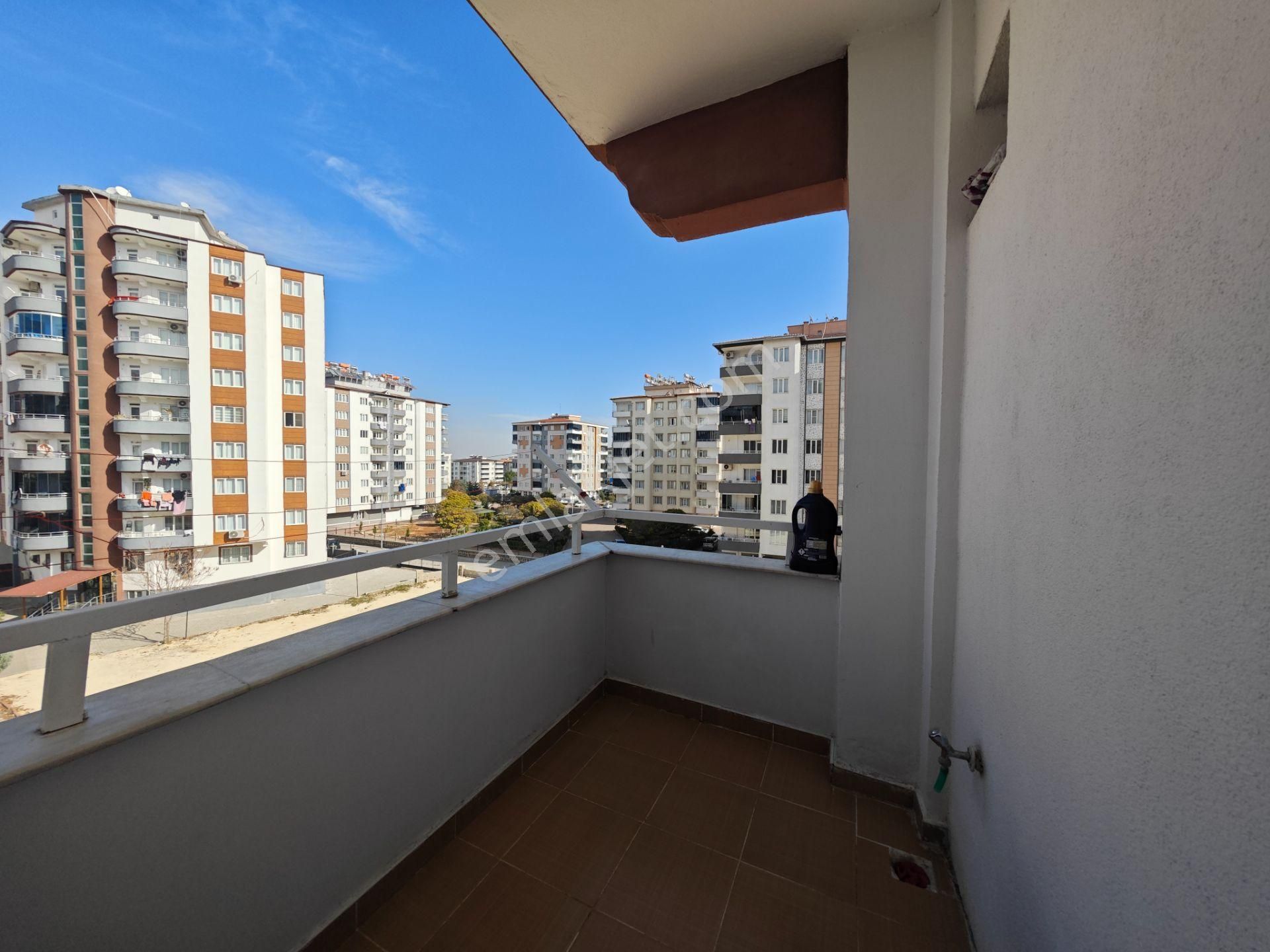 "kutlardan Karataş Merkezi Konumda Lüks Fırsat Daire " - Görsel 32