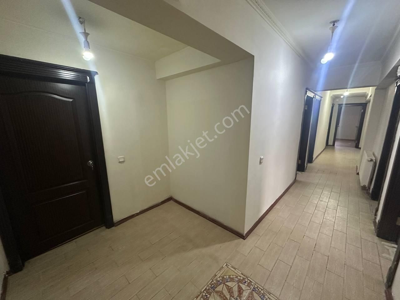 Alacaatlı Cad. 170 M², 4+1, 3 Balkonlu, Kiralık 1.kat (ara Kat) - Görsel 34