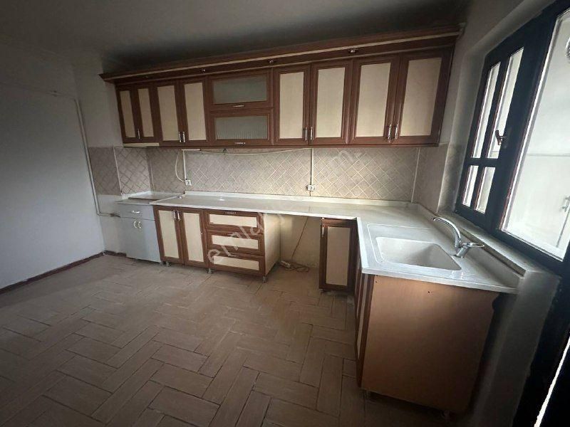 Alacaatlı Cad. 170 M², 4+1, 3 Balkonlu, Kiralık 1.kat (ara Kat) - Görsel 9