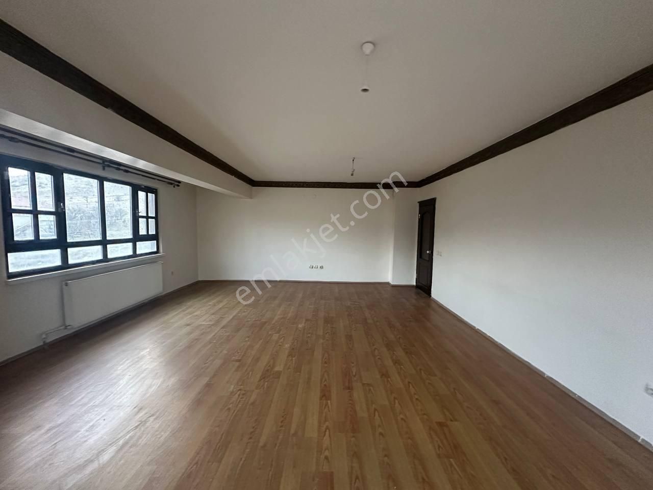 Alacaatlı Cad. 170 M², 4+1, 3 Balkonlu, Kiralık 1.kat (ara Kat) - Görsel 5