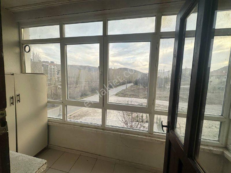 Alacaatlı Cad. 170 M², 4+1, 3 Balkonlu, Kiralık 1.kat (ara Kat) - Görsel 12