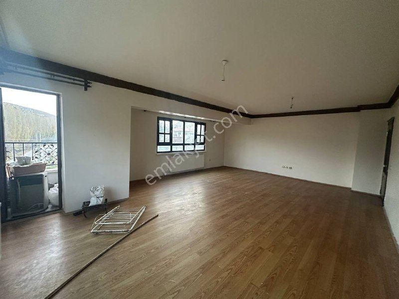 Alacaatlı Cad. 170 M², 4+1, 3 Balkonlu, Kiralık 1.kat (ara Kat) - Görsel 6