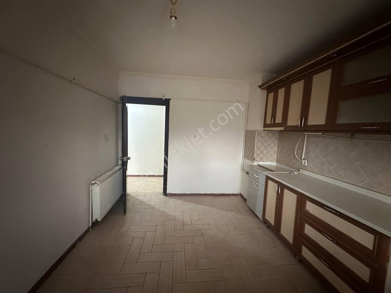 Alacaatlı Cad. 170 M², 4+1, 3 Balkonlu, Kiralık 1.kat (ara Kat) - Görsel 10