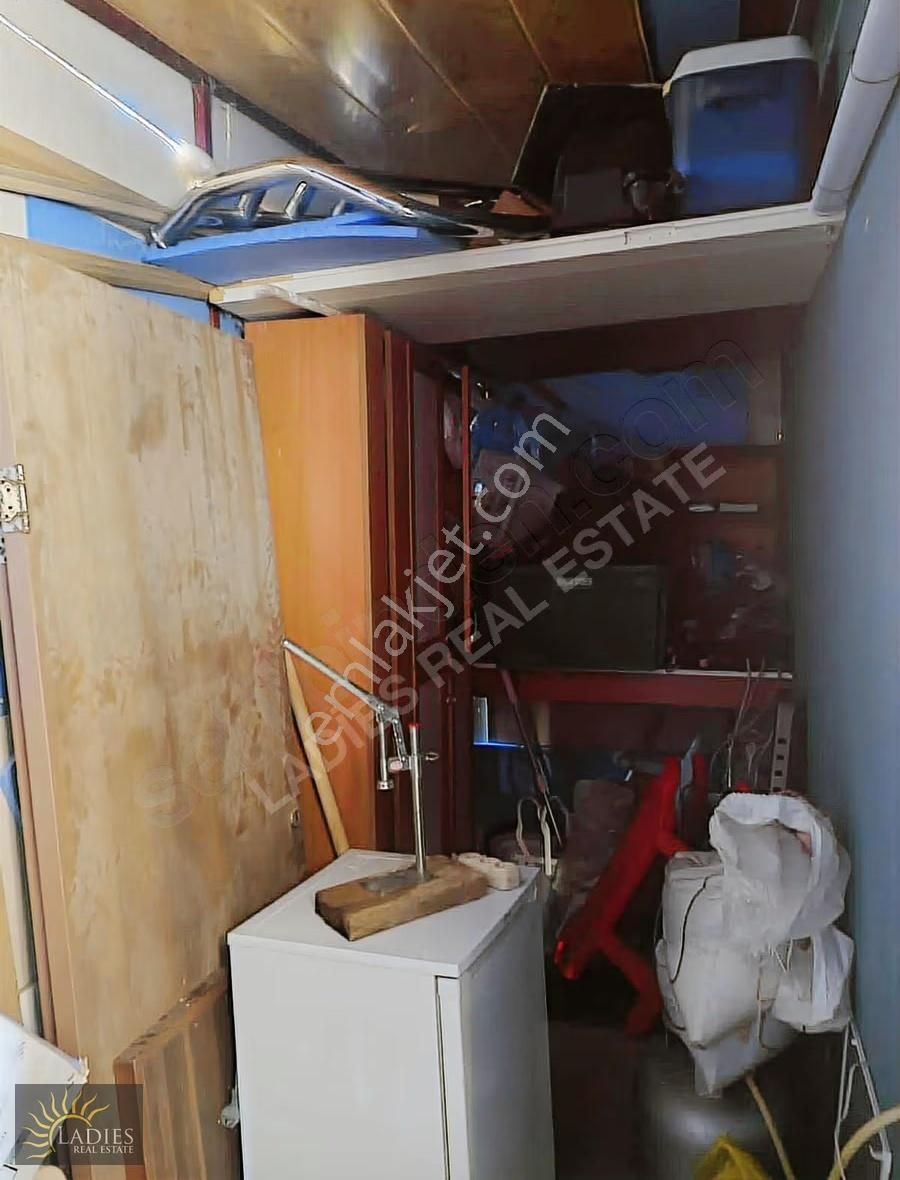 Ladiesden Seydikemerde İçinde Ev Olan Satılık 2 Parsel Tarla - Görsel 3