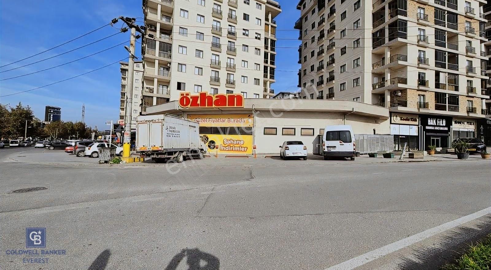 Ata Bulvarında Kullanışlı Kiralık Dükkan