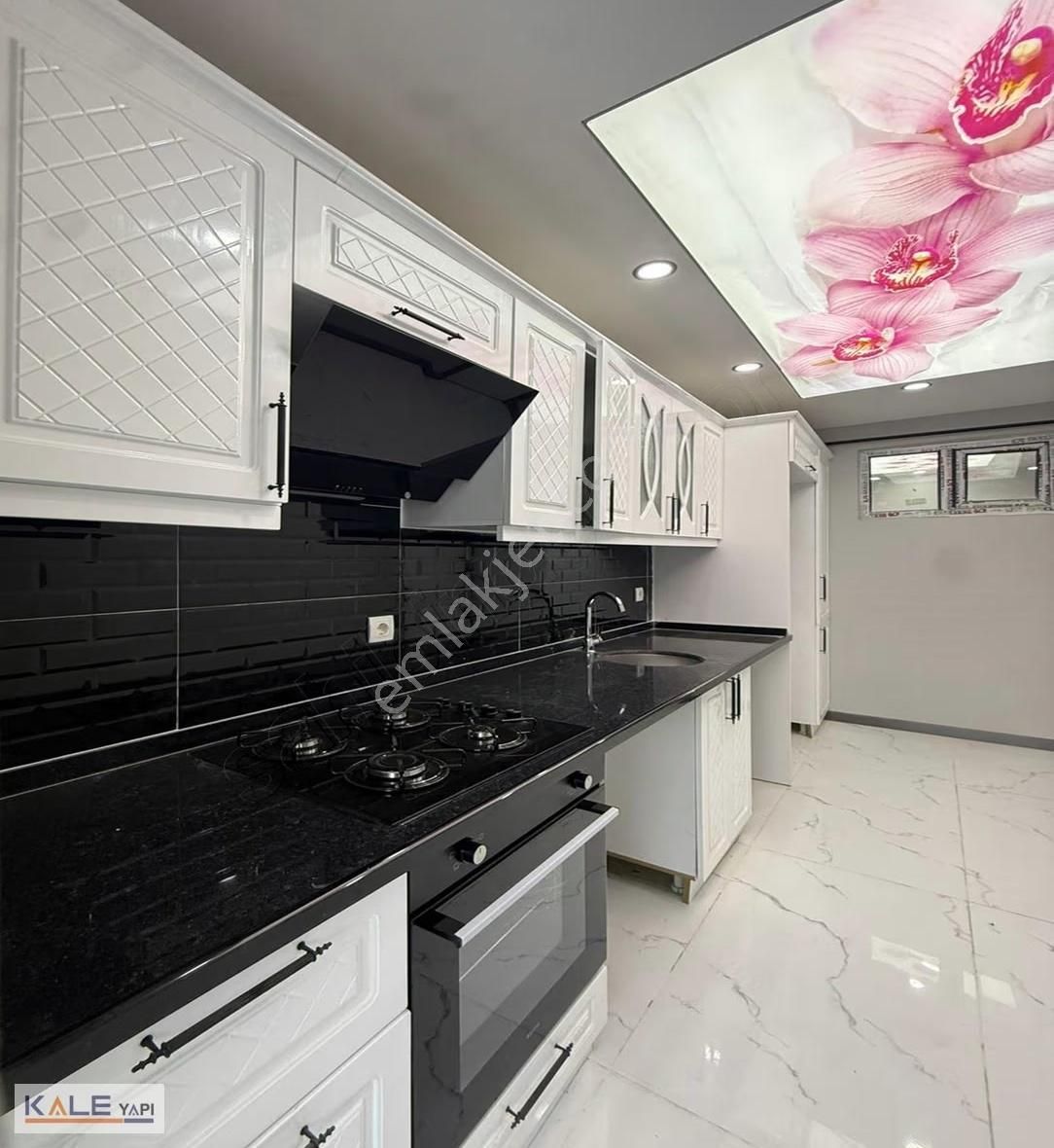 Metrobüse Yakın Sıfır Lüks Arakat Daire - Görsel 22