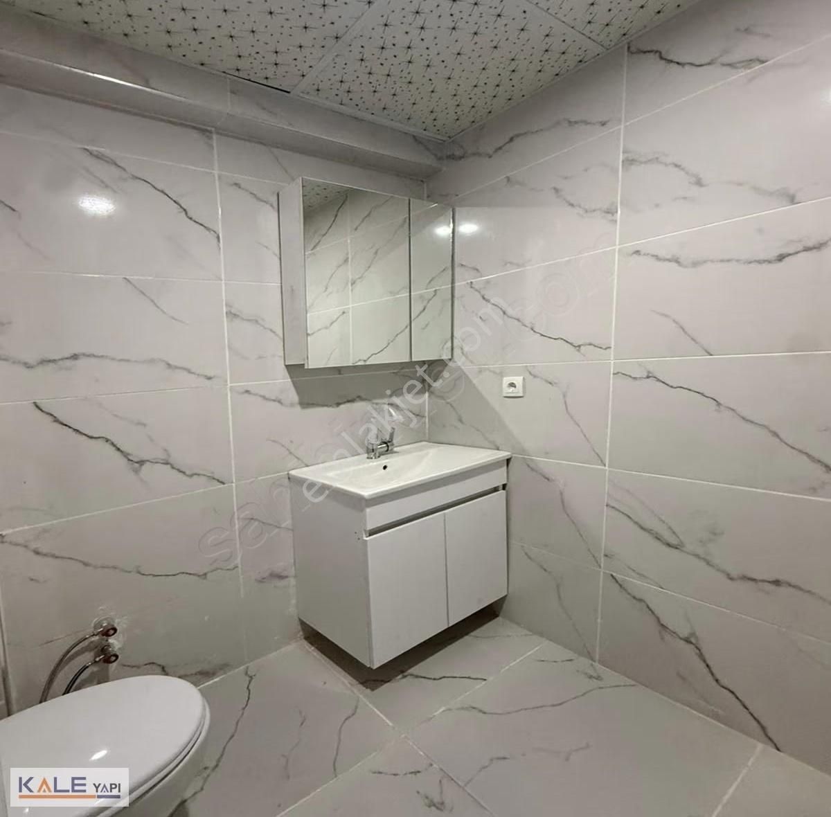 Metrobüse Yakın Sıfır Lüks Arakat Daire - Görsel 5