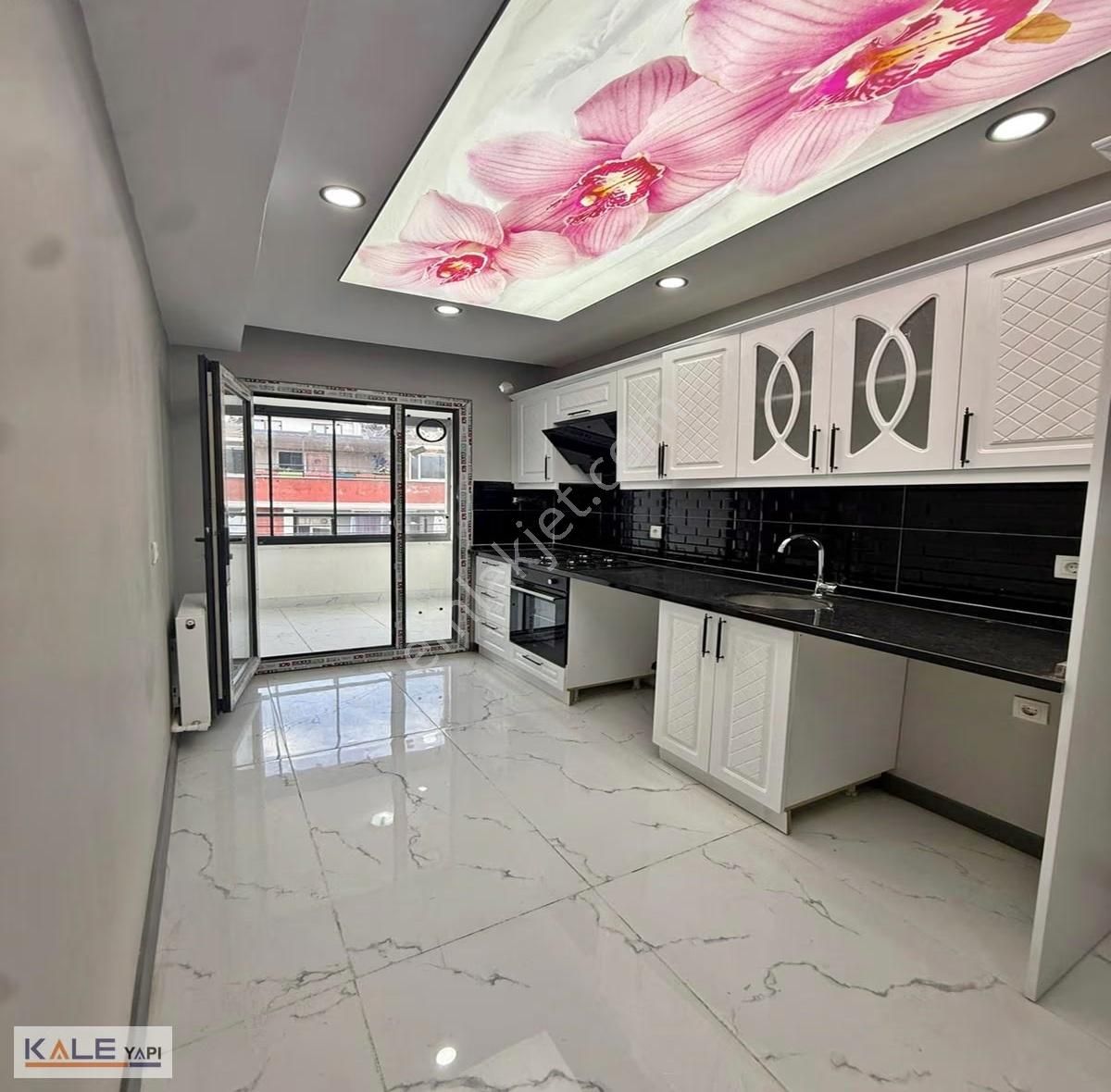 Metrobüse Yakın Sıfır Lüks Arakat Daire - Görsel 20