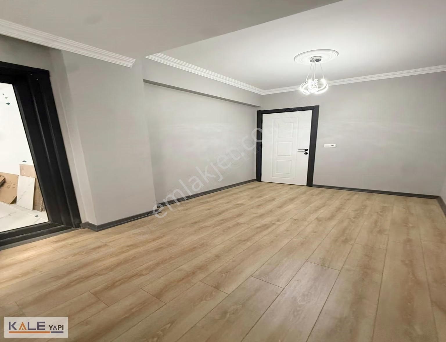 Bahçeşehir Lokasyonunda Tek Daire Üzeri Yüksek Giriş 2+1 - Görsel 14