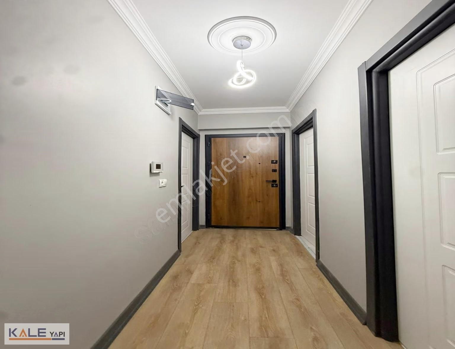 Bahçeşehir Lokasyonunda Tek Daire Üzeri Yüksek Giriş 2+1 - Görsel 21