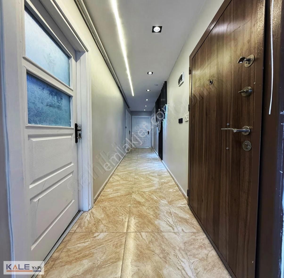 Bahçeşehire Komşu Tek Daire Üzeri Satılık 2+1 - Görsel 21