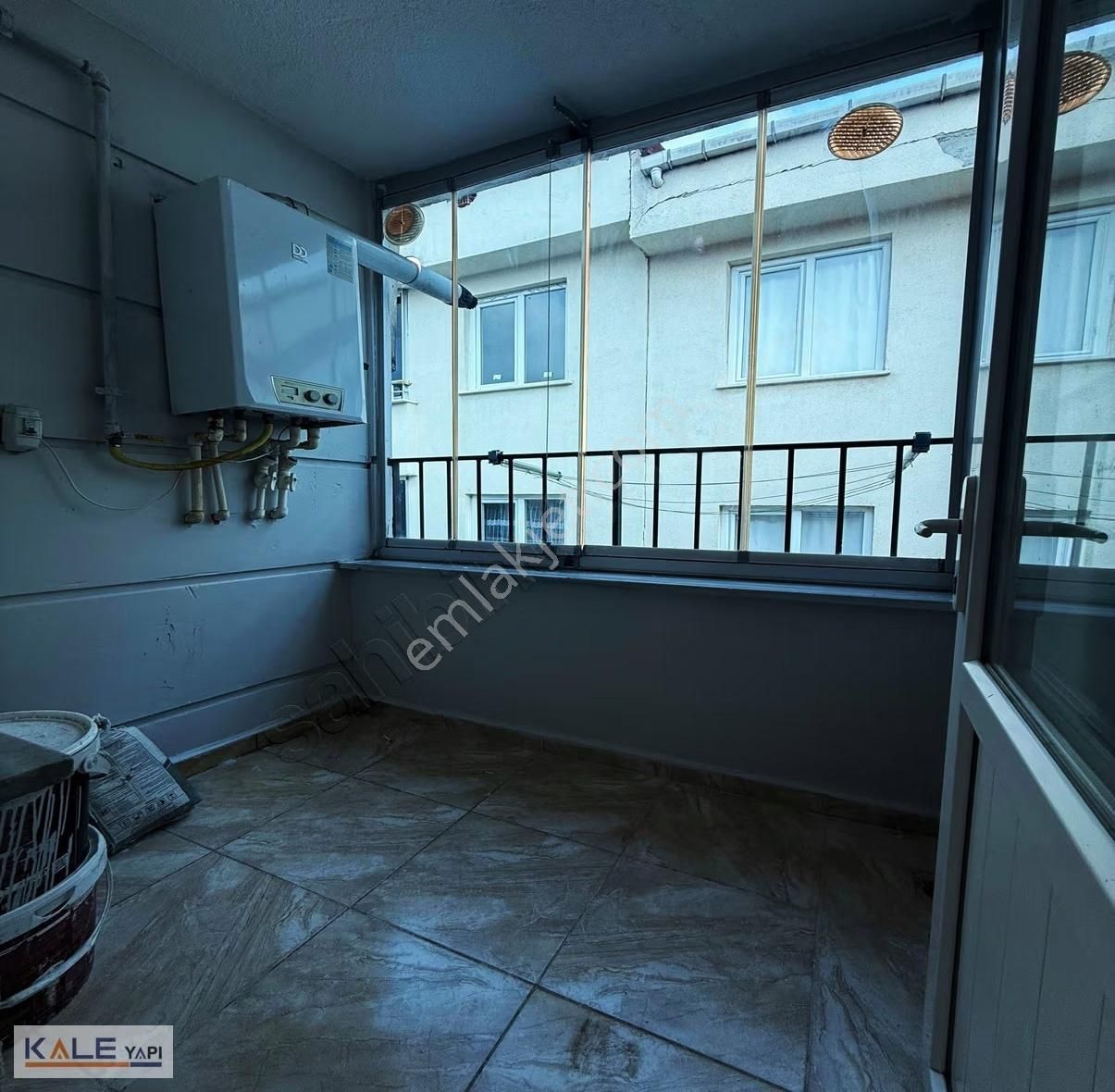 Bahçeşehire Komşu Tek Daire Üzeri Satılık 2+1 - Görsel 13