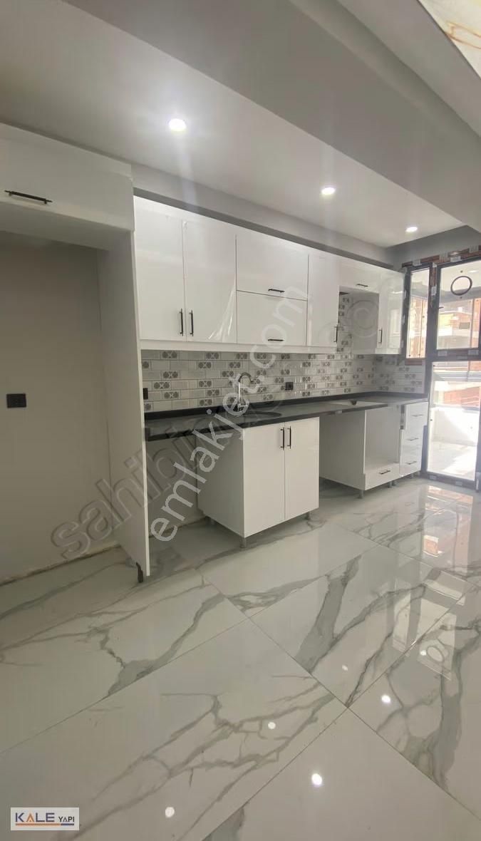 Avcılarda Göl Manzaralı Lüks Daireler - Görsel 19