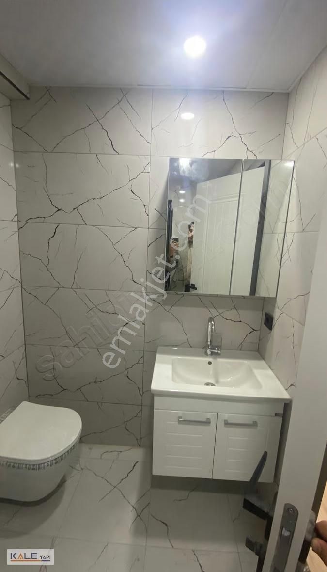 Avcılarda Göl Manzaralı Lüks Daireler