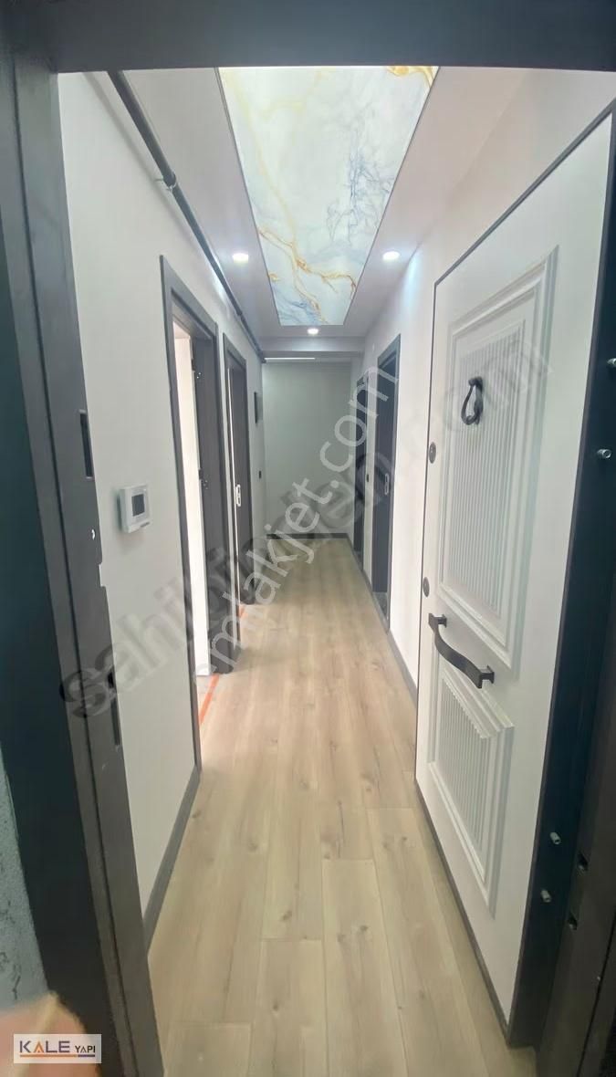 Avcılarda Göl Manzaralı Lüks Daireler - Görsel 18