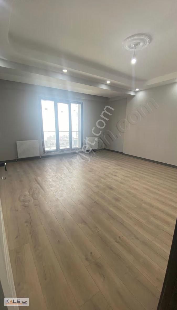 Avcılarda Göl Manzaralı Lüks Daireler - Görsel 8