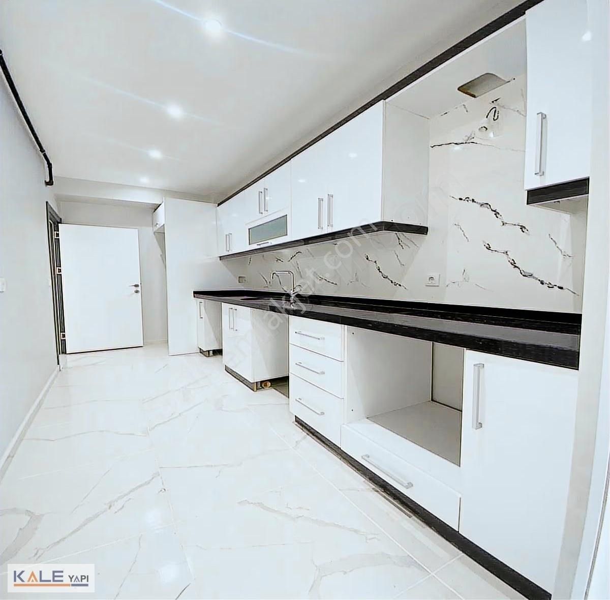 Bahçeşehir Lokasyonunda Sıfır 2+1 Kat Mülkiyetli Daire