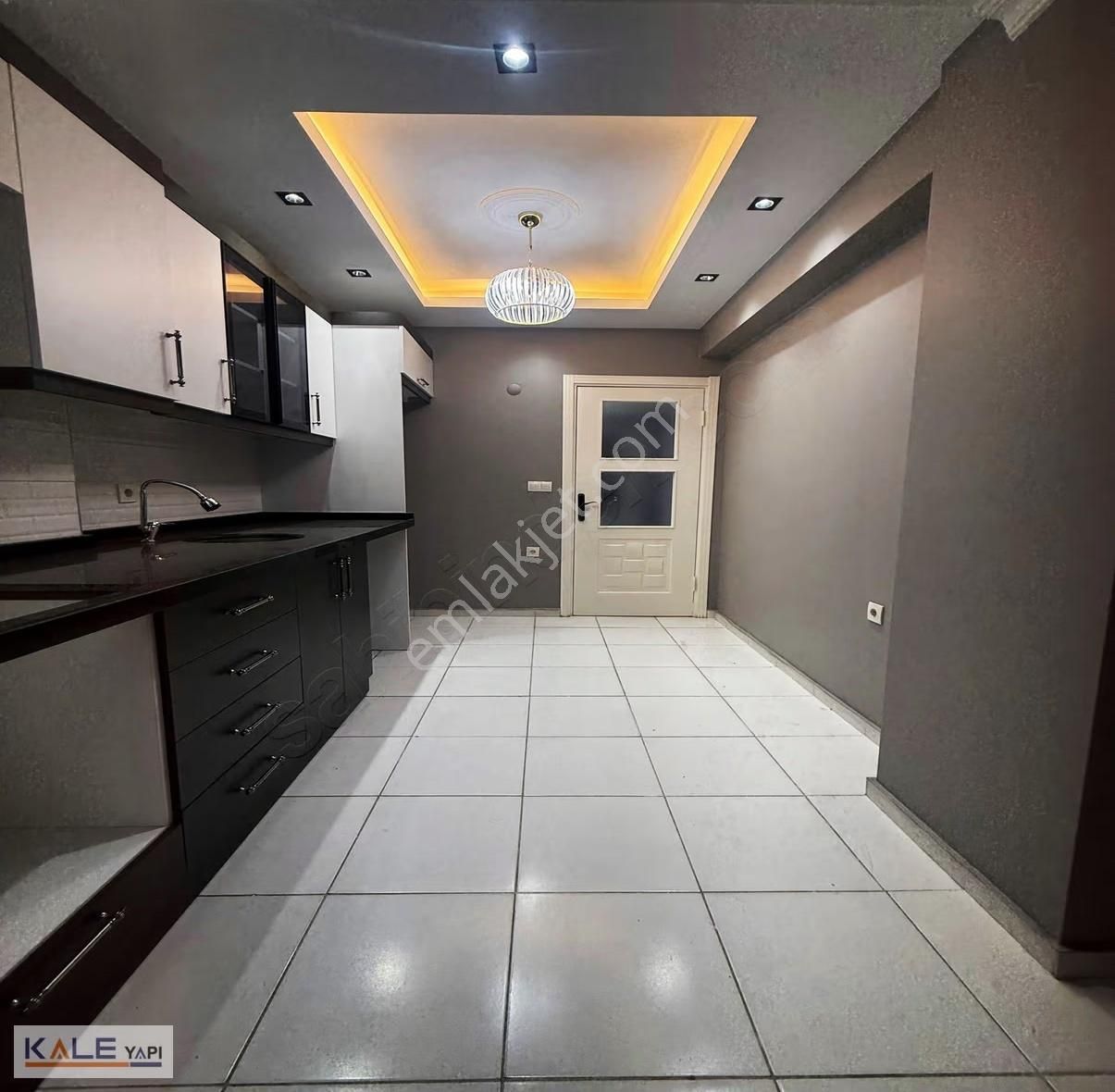 Bahçeşehir Lokasyonunda Yatırıma Uygun Satılık 3+1 - Görsel 25