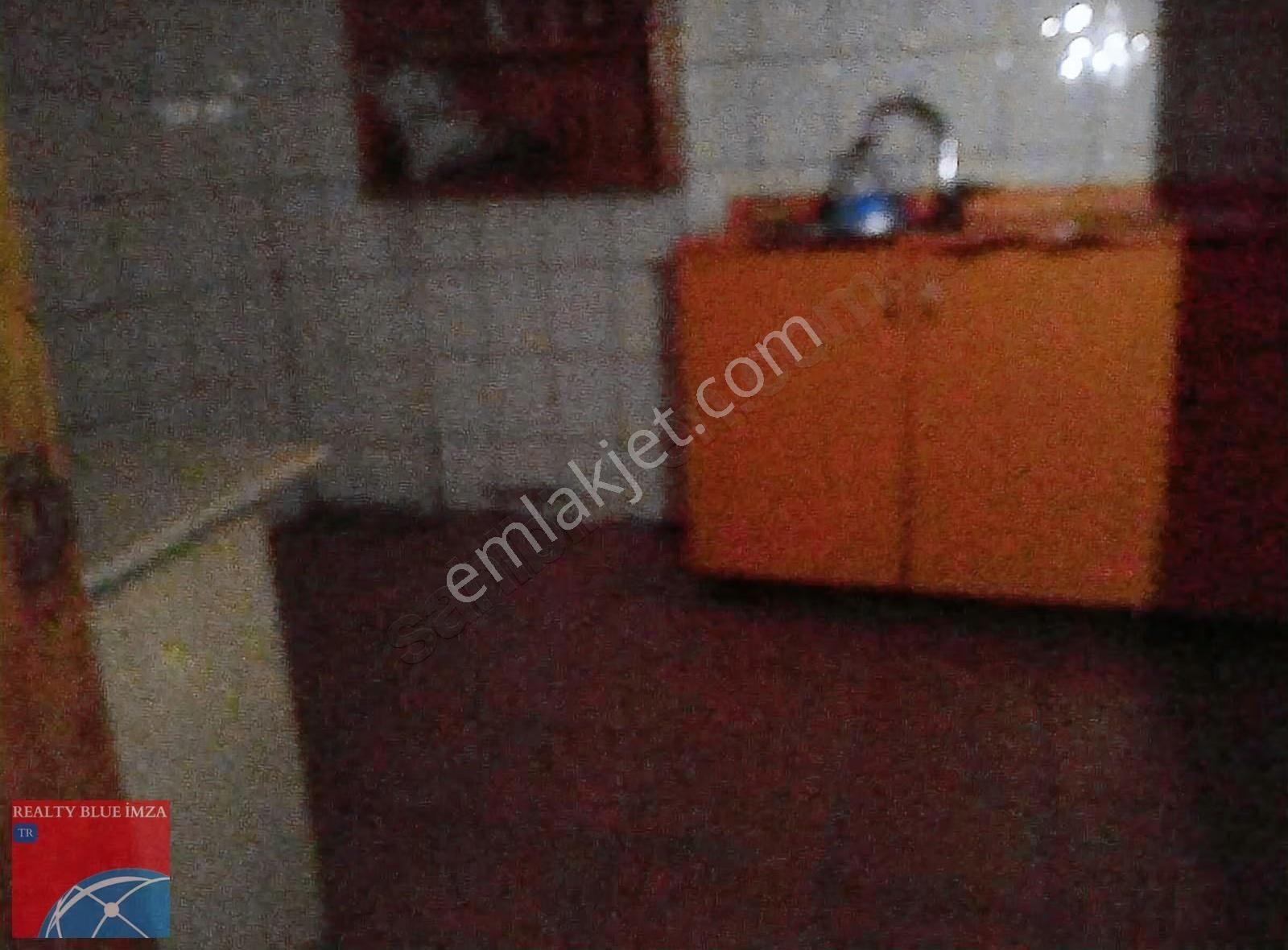 Çekmeköy Mehmetakifte Dükkan Depo Giriş Kat