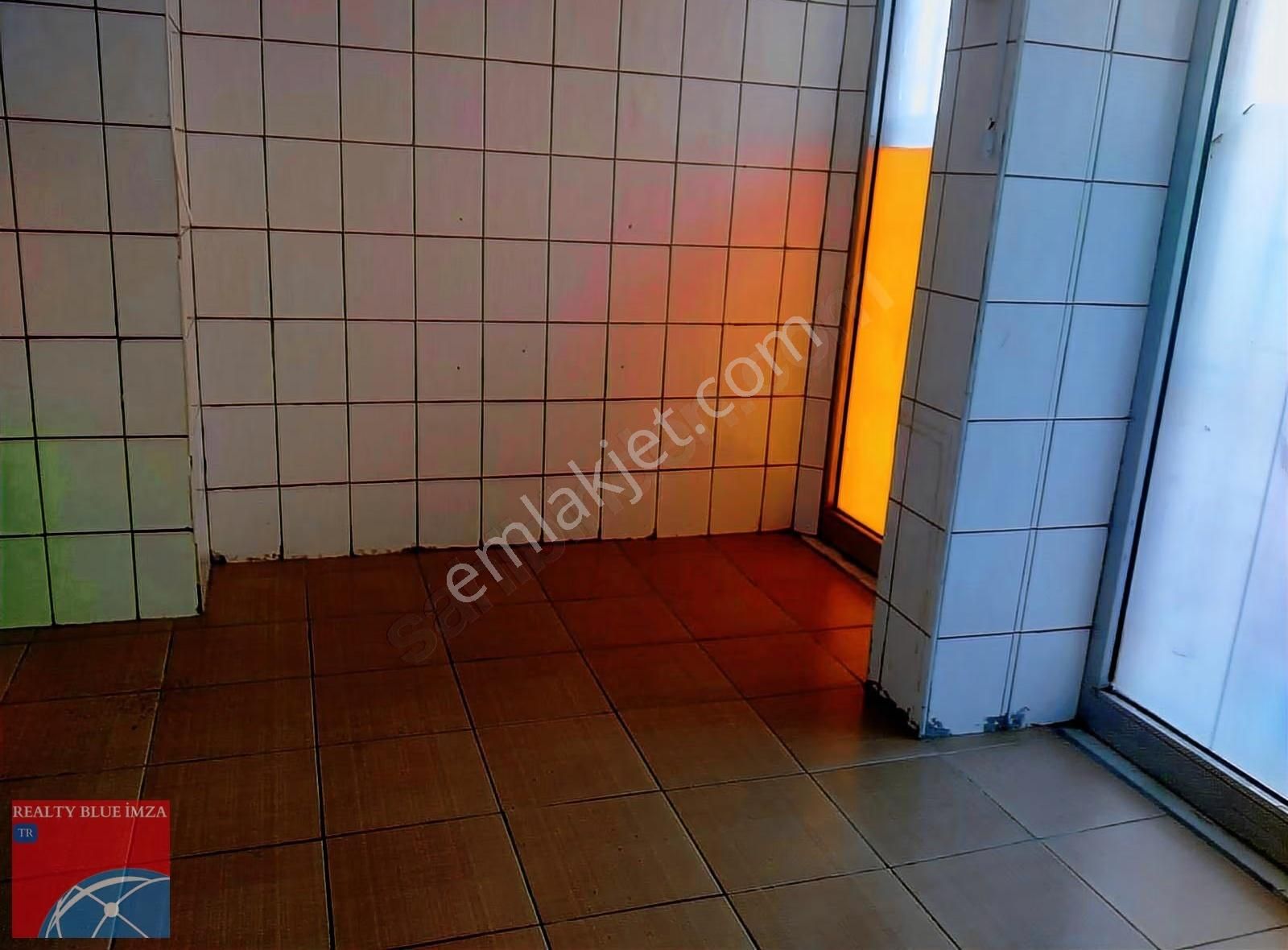 Çekmeköy Mehmetakifte Dükkan Depo Giriş Kat - Görsel 3