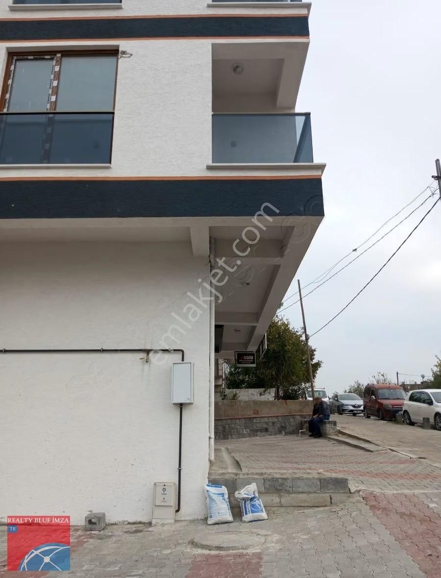 Sultanbeyli Akşemsettin Mah. 110m Bodrumlu Dükkan Cadde Cepheli