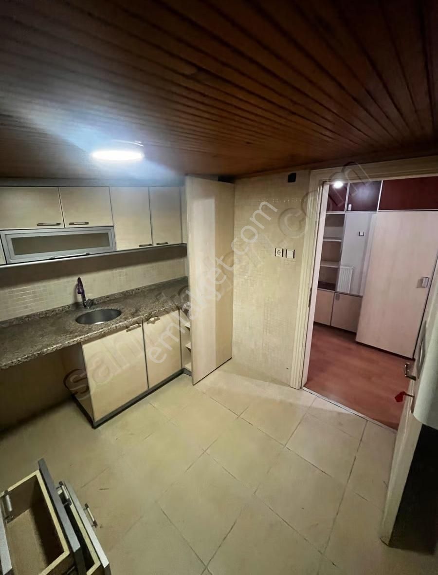Pendik Esenler'de Ahşap Detaylı Şık Çatı Katı 2+1 Kiralık Daire - Görsel 30
