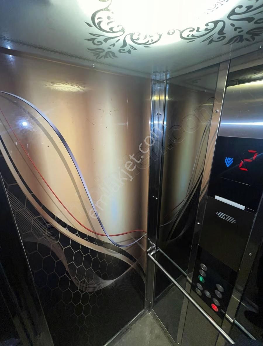 Pendik Esenler'de Ahşap Detaylı Şık Çatı Katı 2+1 Kiralık Daire - Görsel 5