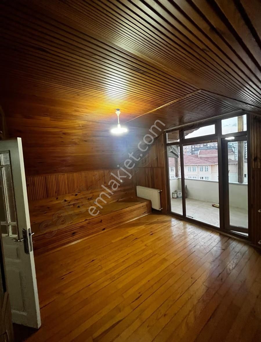 Pendik Esenler'de Ahşap Detaylı Şık Çatı Katı 2+1 Kiralık Daire - Görsel 21