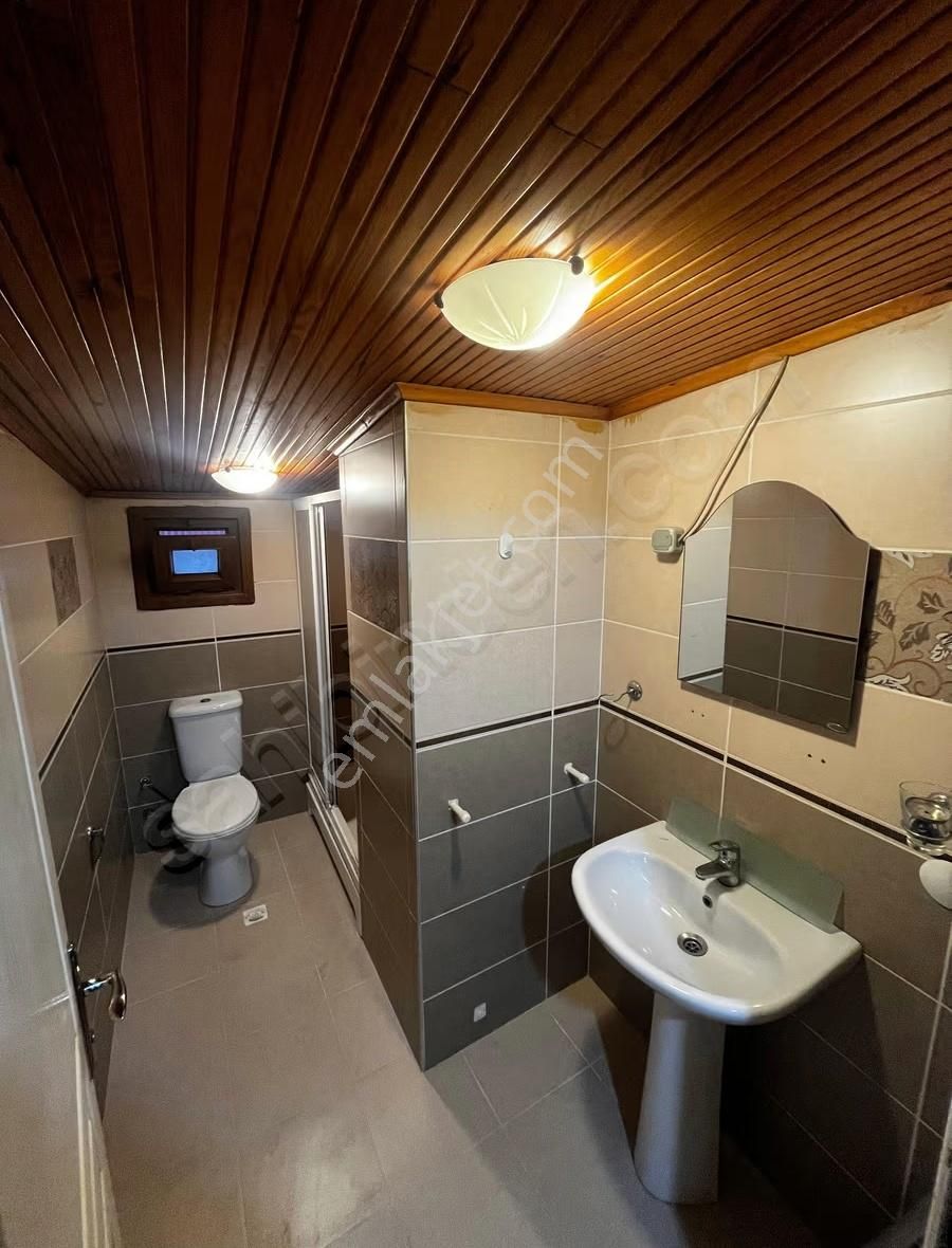 Pendik Esenler'de Ahşap Detaylı Şık Çatı Katı 2+1 Kiralık Daire - Görsel 26