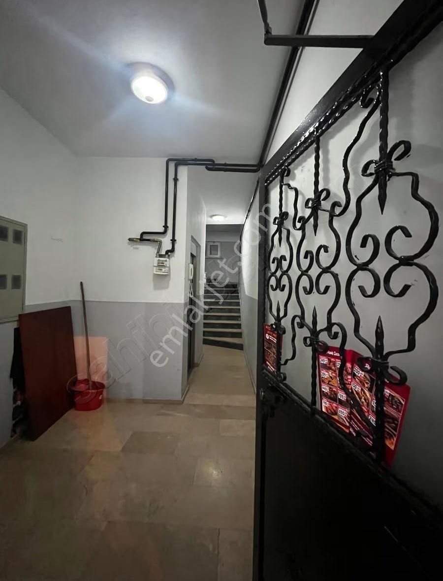 Pendik Esenler'de Ahşap Detaylı Şık Çatı Katı 2+1 Kiralık Daire - Görsel 29