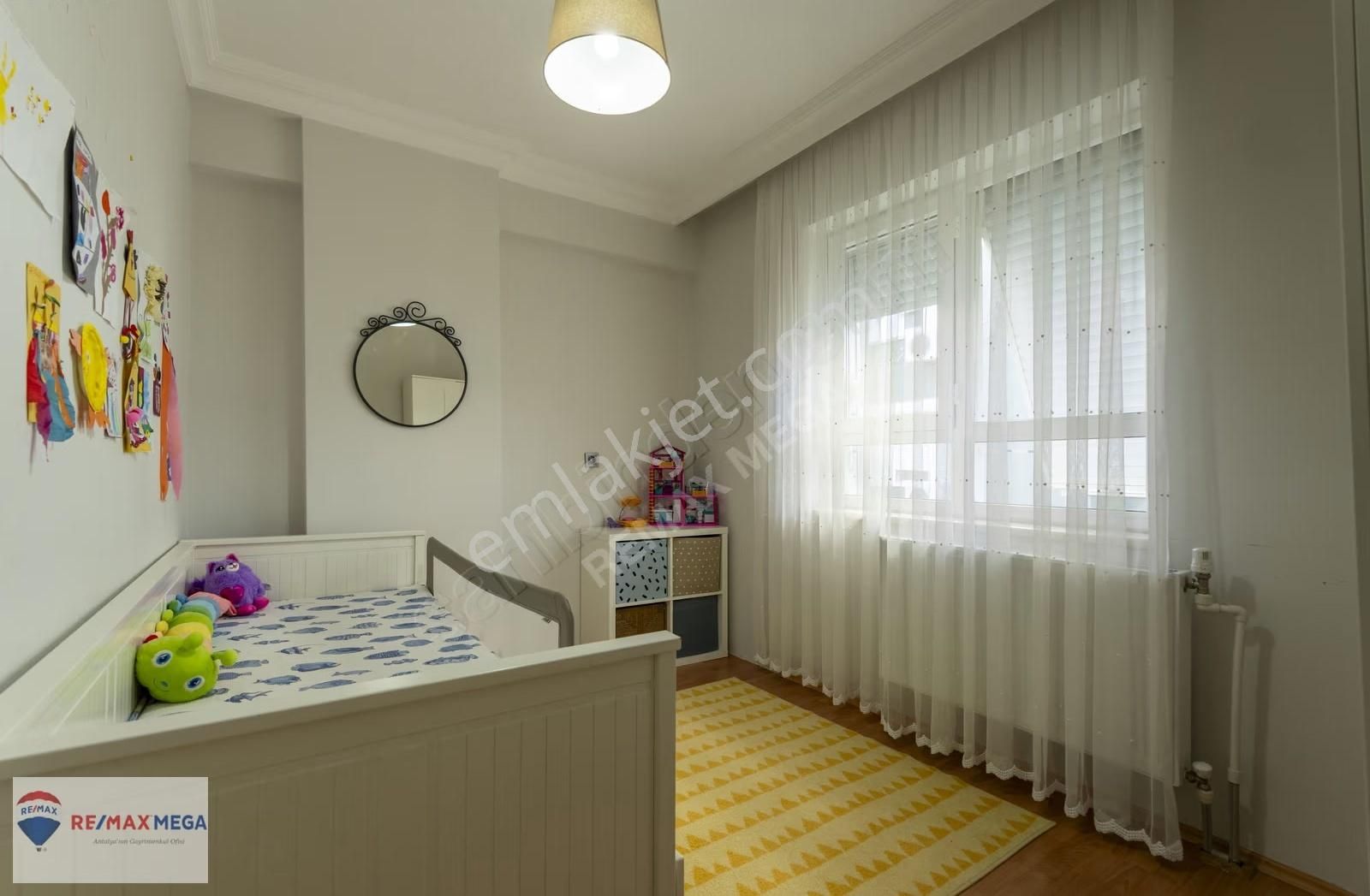 Altınkum'da Denize 700m Park Manzaralı Masrafsız 2+1 Daire - Görsel 13