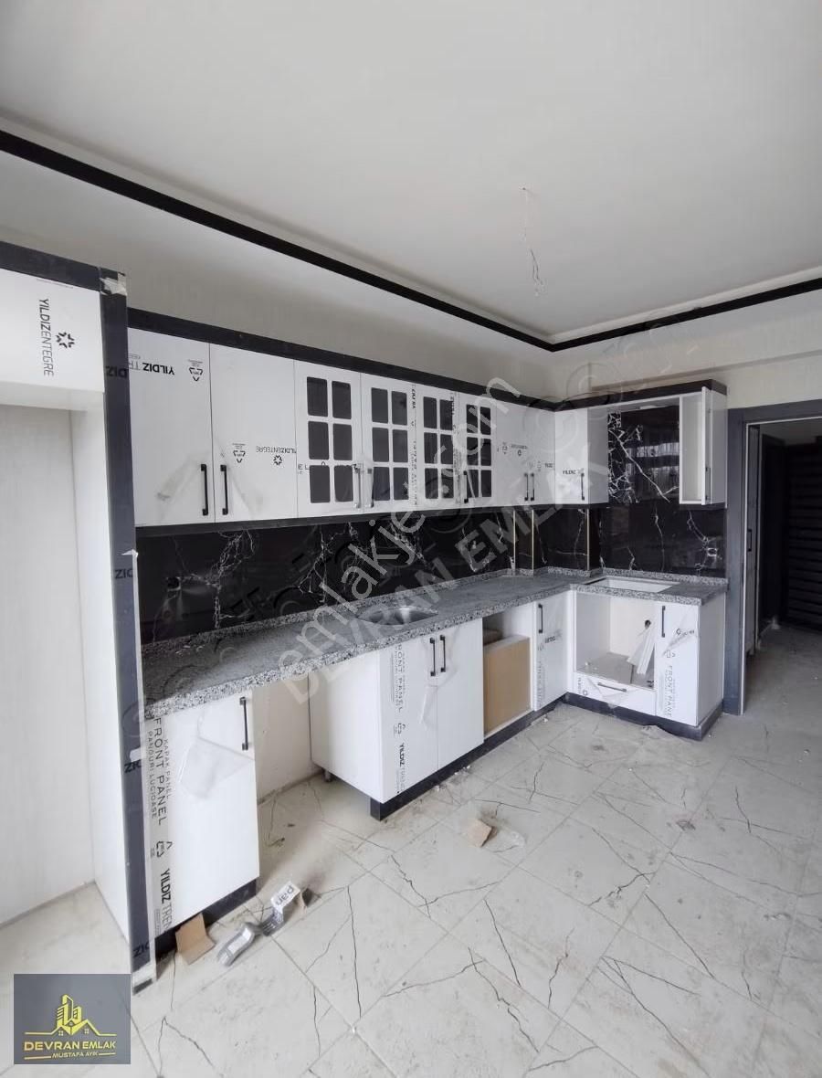 Yaylapınar'da Mükemmel Konumda Satılık 3+1 Ultra Lüks Daire