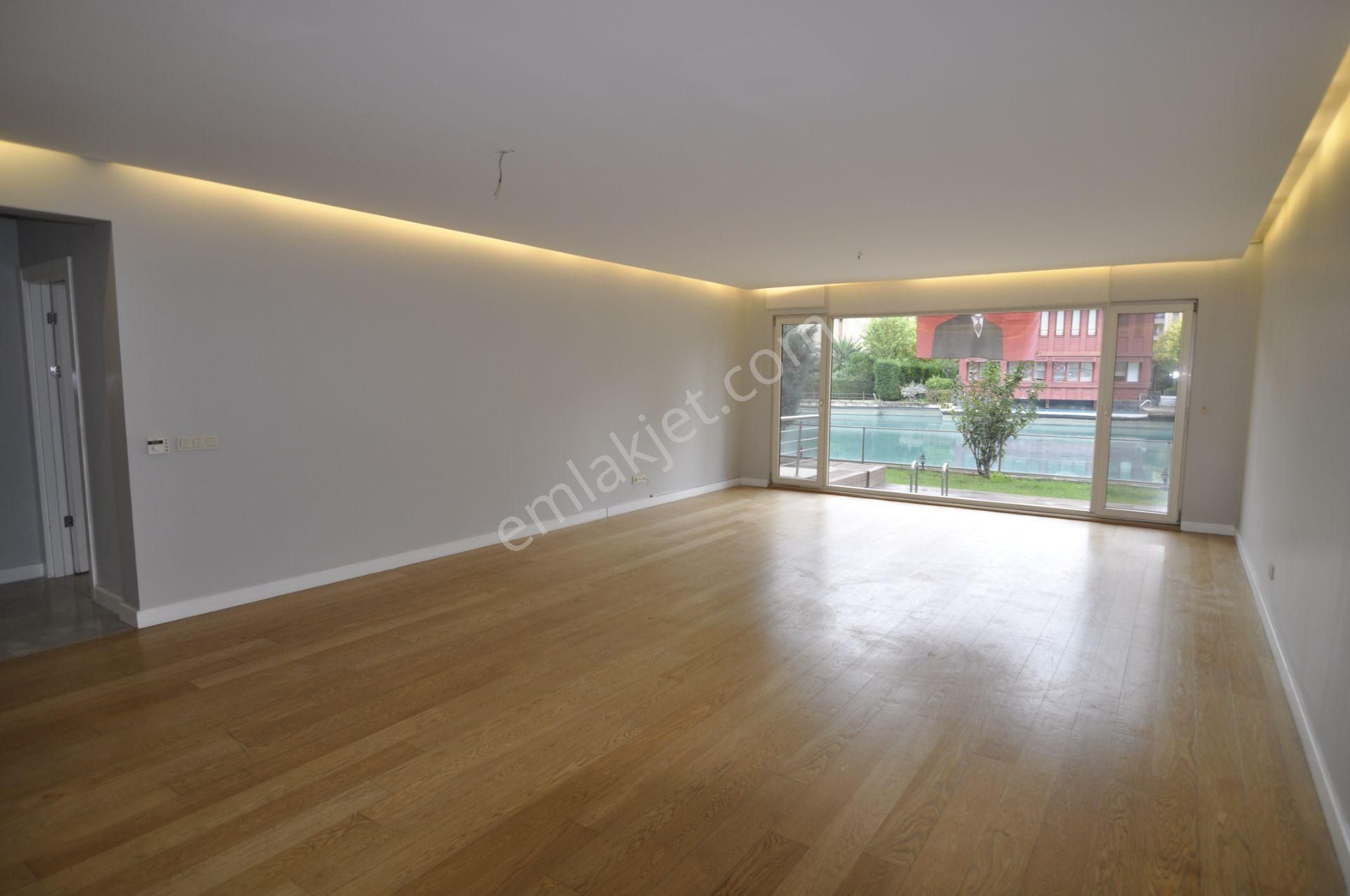 Pyramıd'den Bosphorus City 1.sıra Eşsiz Konumlu 4+1 Yalı Dairesi