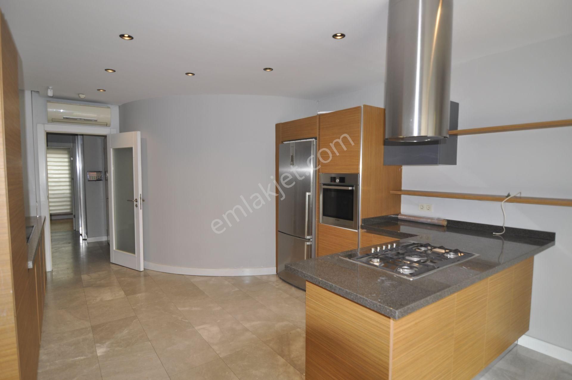 Pyramıd'den Bosphorus City 1.sıra Eşsiz Konumlu 4+1 Yalı Dairesi - Görsel 6