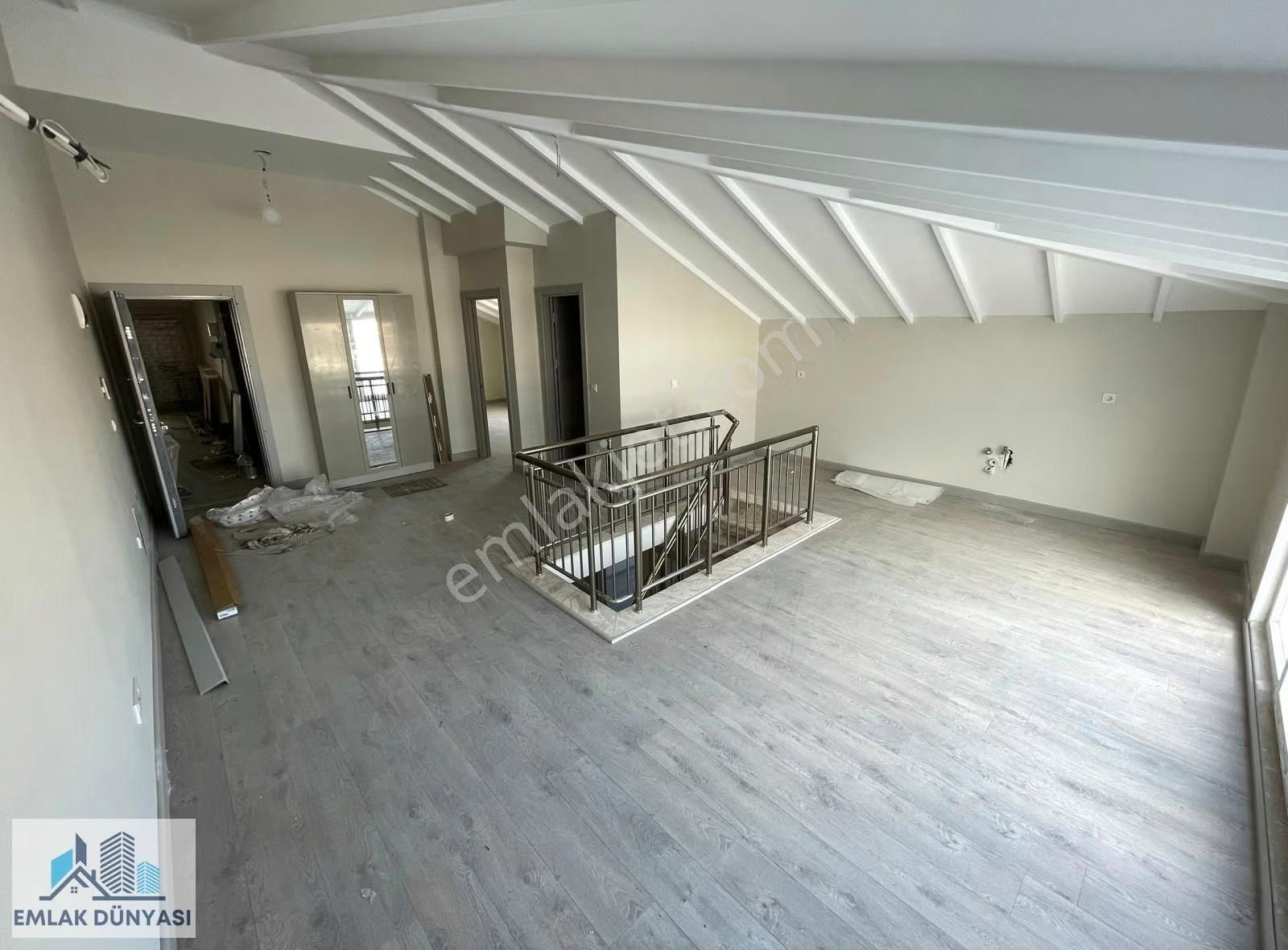 Emlak Dünyasından Satılık Yalı Mahallesinde Ultra Lüx 4+2 Dublex - Görsel 3