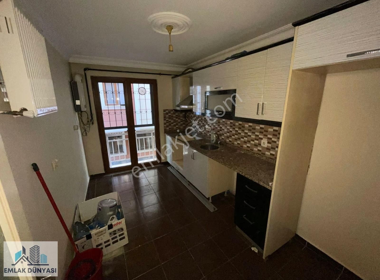 Emlak Dünyasından Satılık Aydınevlerde 3+1 Uygun Fiyatlı Daire