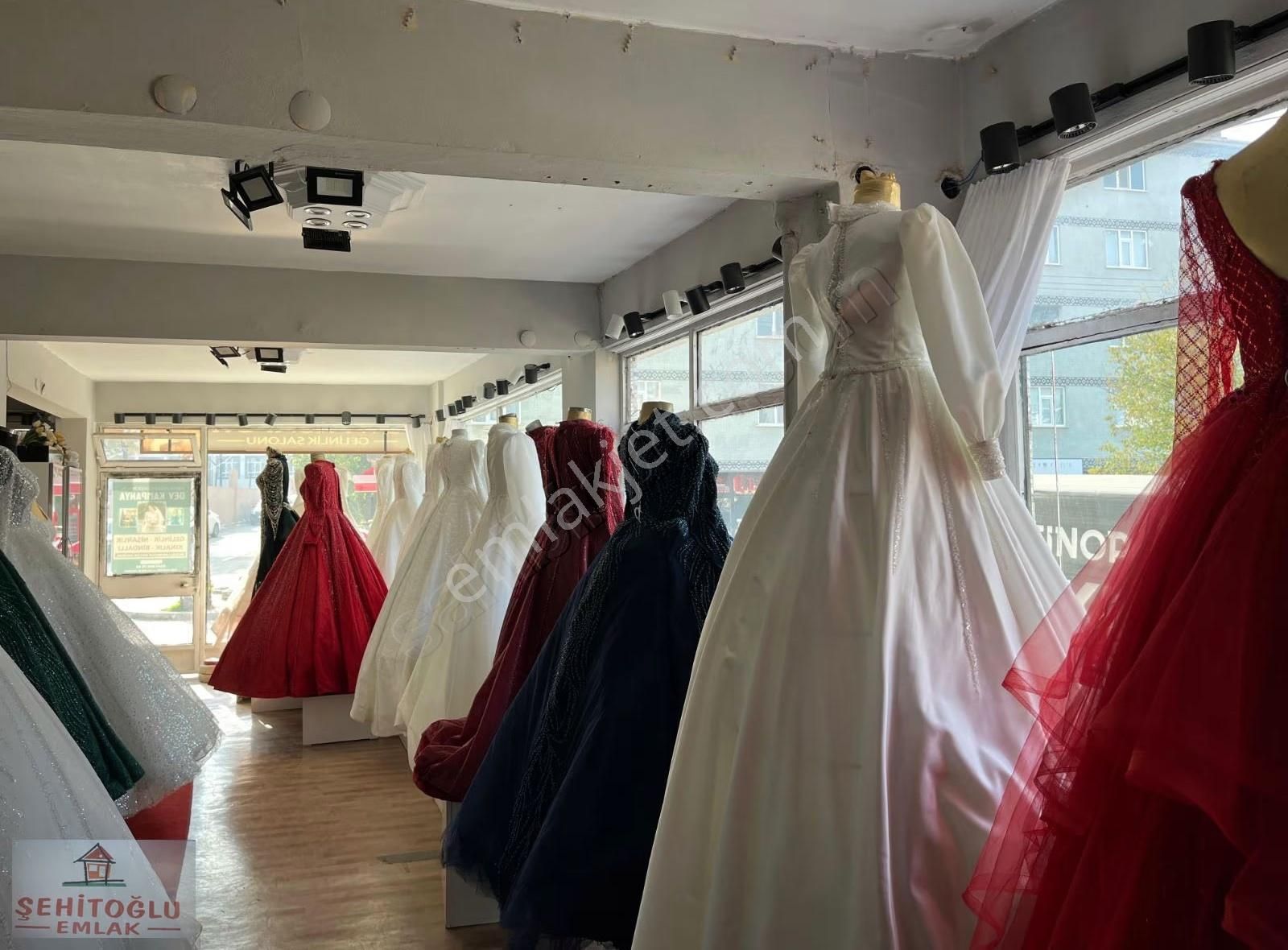 Boyabat Merkezde Devren Satılık Kuaför & Gelinlik Salonu - Görsel 4