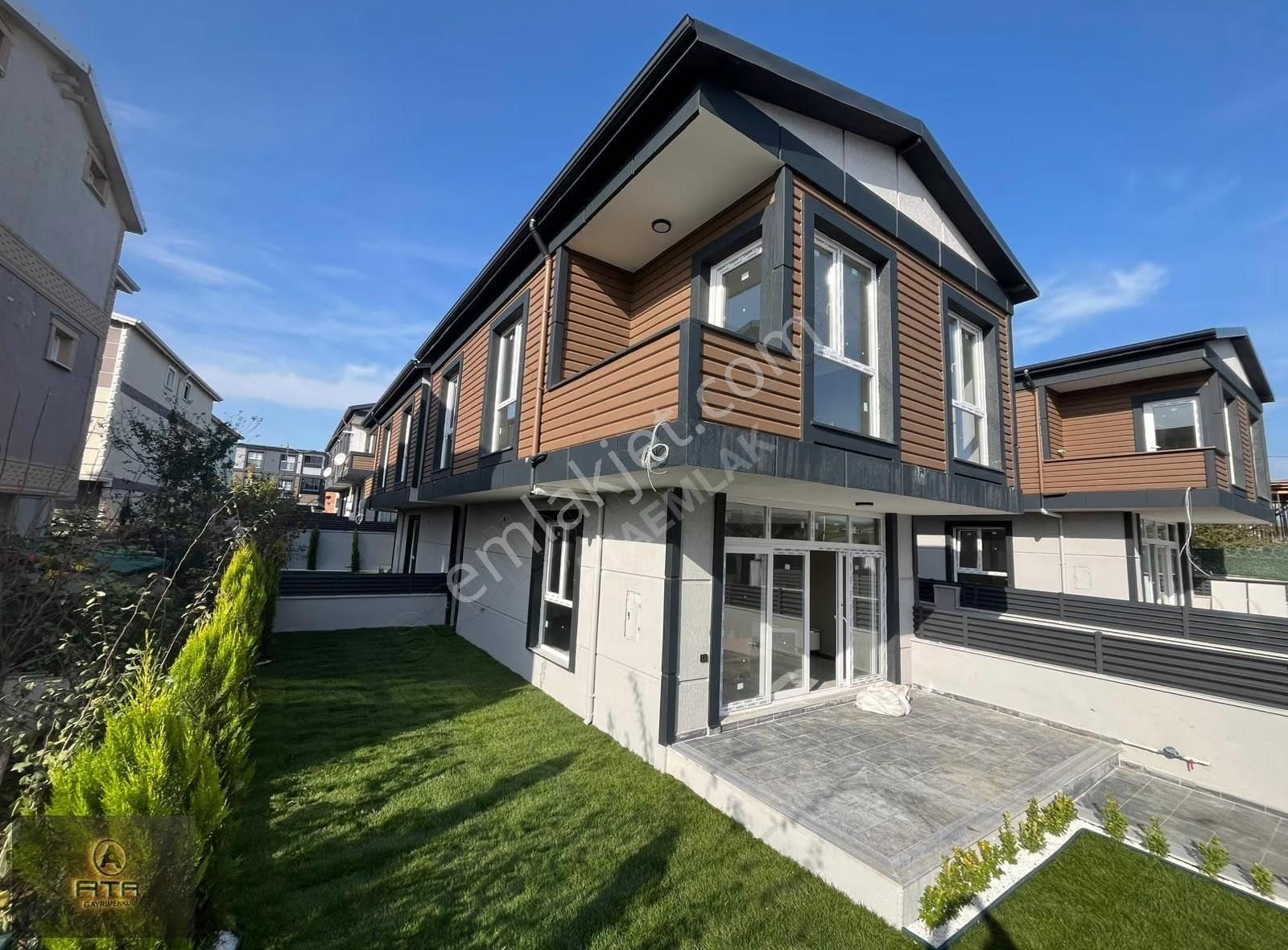 Ata Gayrimenkul'den 2 Katlı 3+1 Bahçe Peyzajlı Satılık Lüx Villa