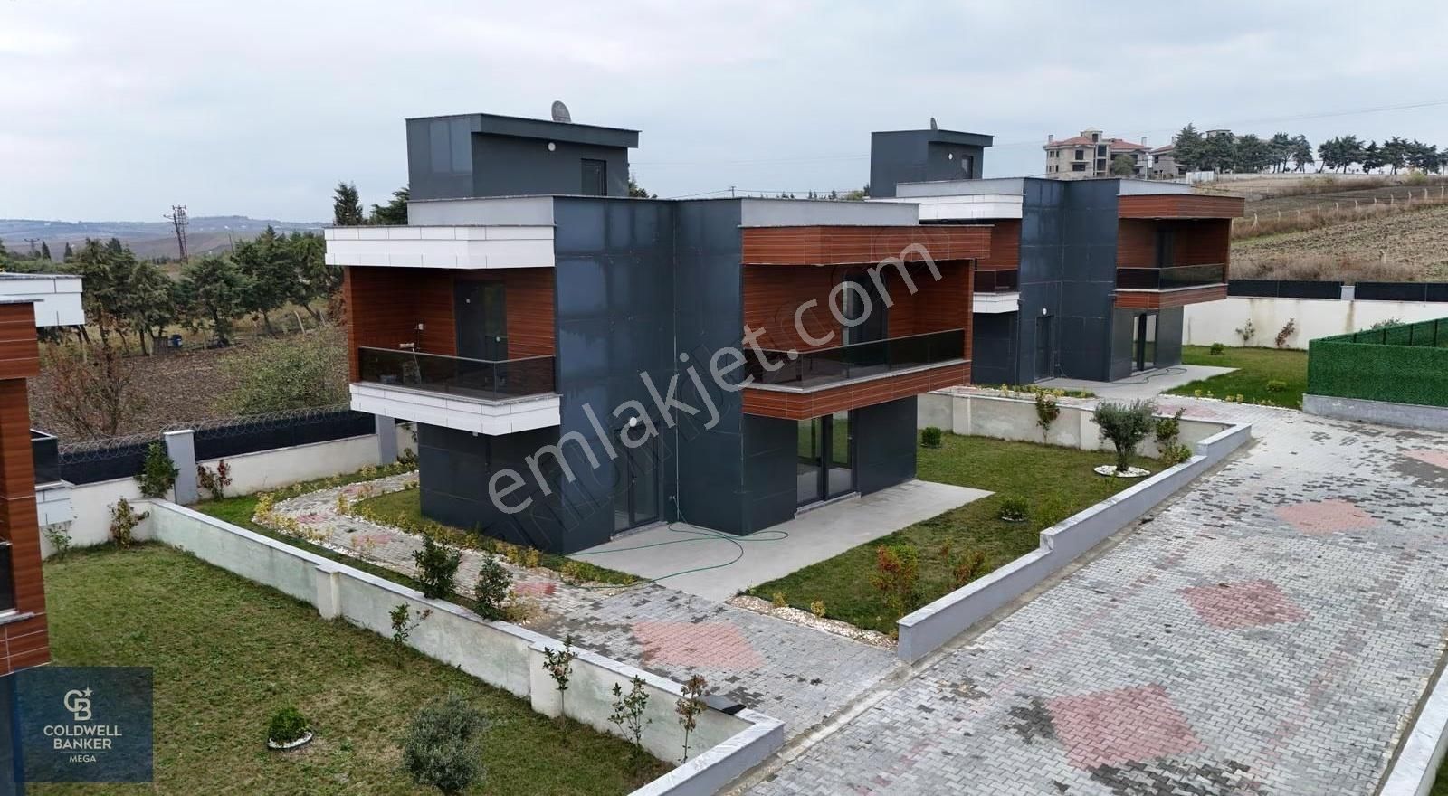 Silivri Ortaköyde Havuzlu Sitede Sıfır, İskanlı 4+1 Villa - Görsel 17