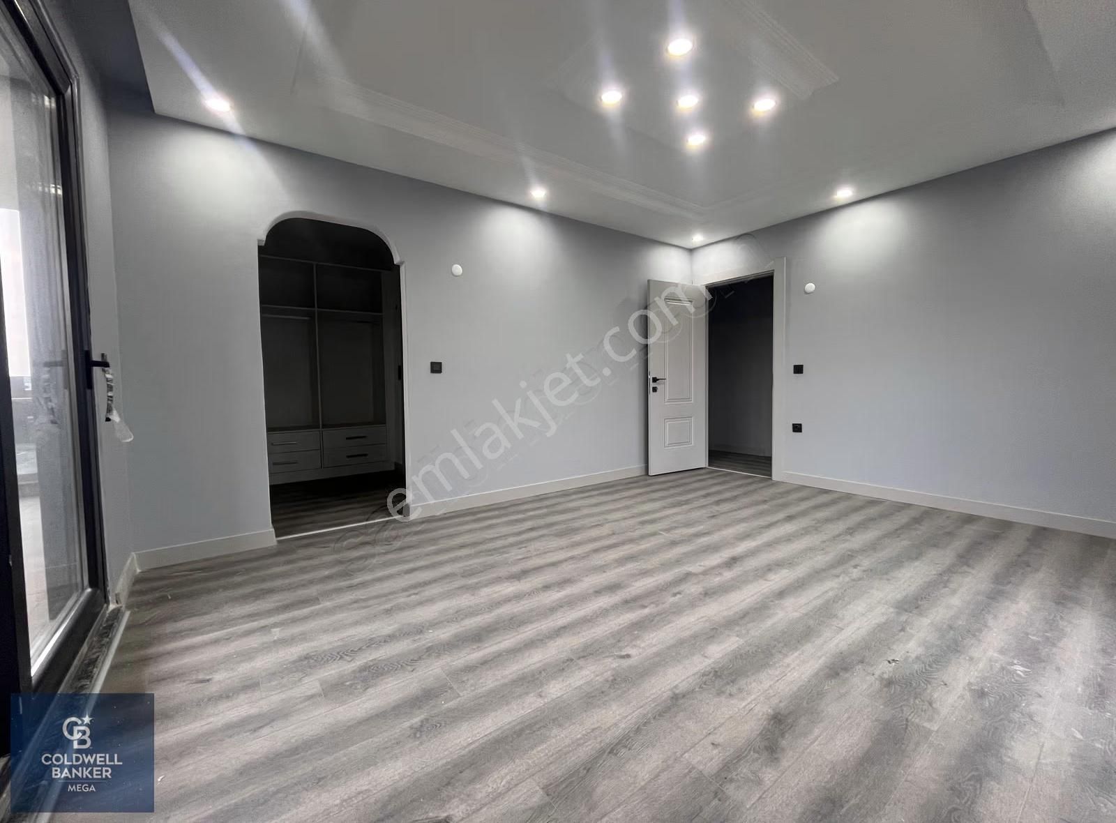 Silivri Ortaköyde Havuzlu Sitede Sıfır, İskanlı 4+1 Villa - Görsel 11