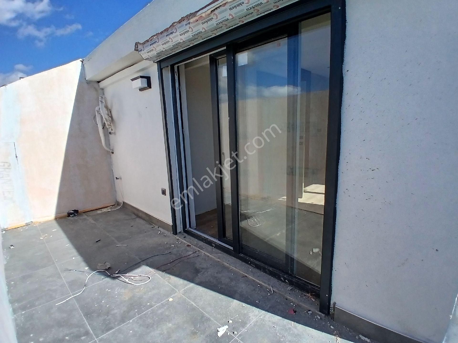 Genclik'te Sıfır Binada