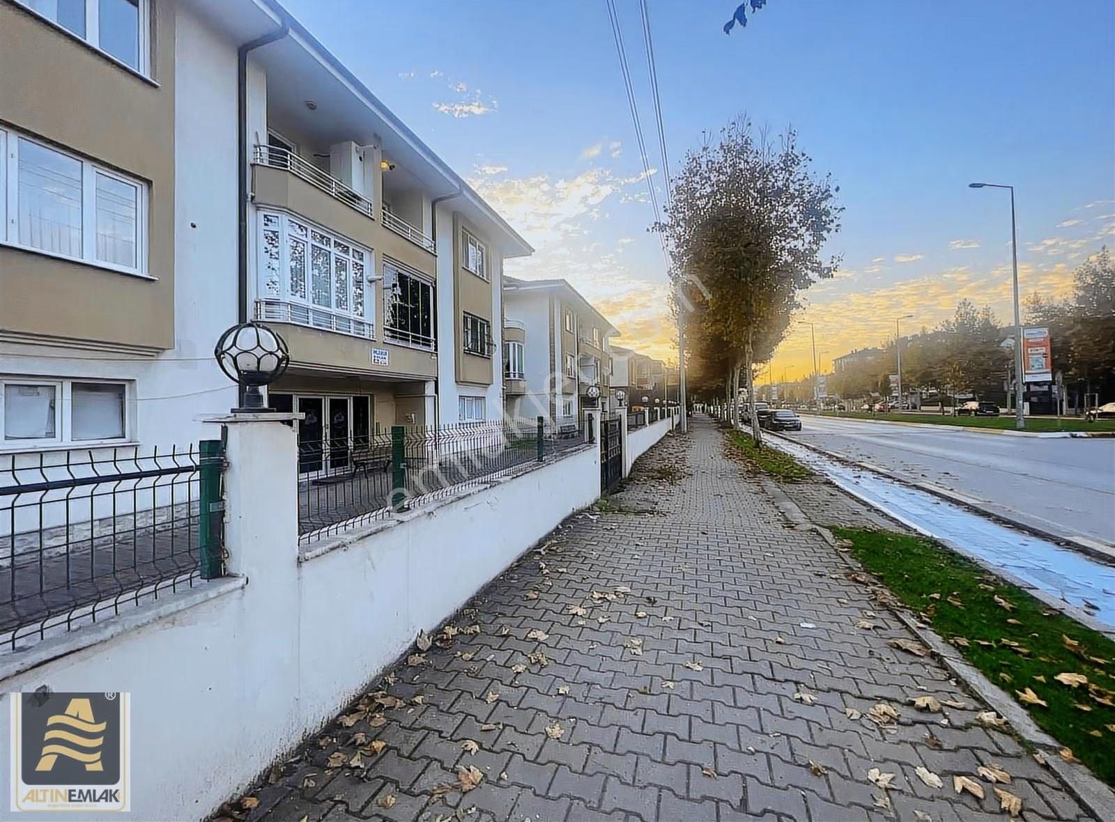 Erenler Mah.ihlamur Evler Sit.satılık Daire 3+1 Çatı Dübleks - Görsel 15