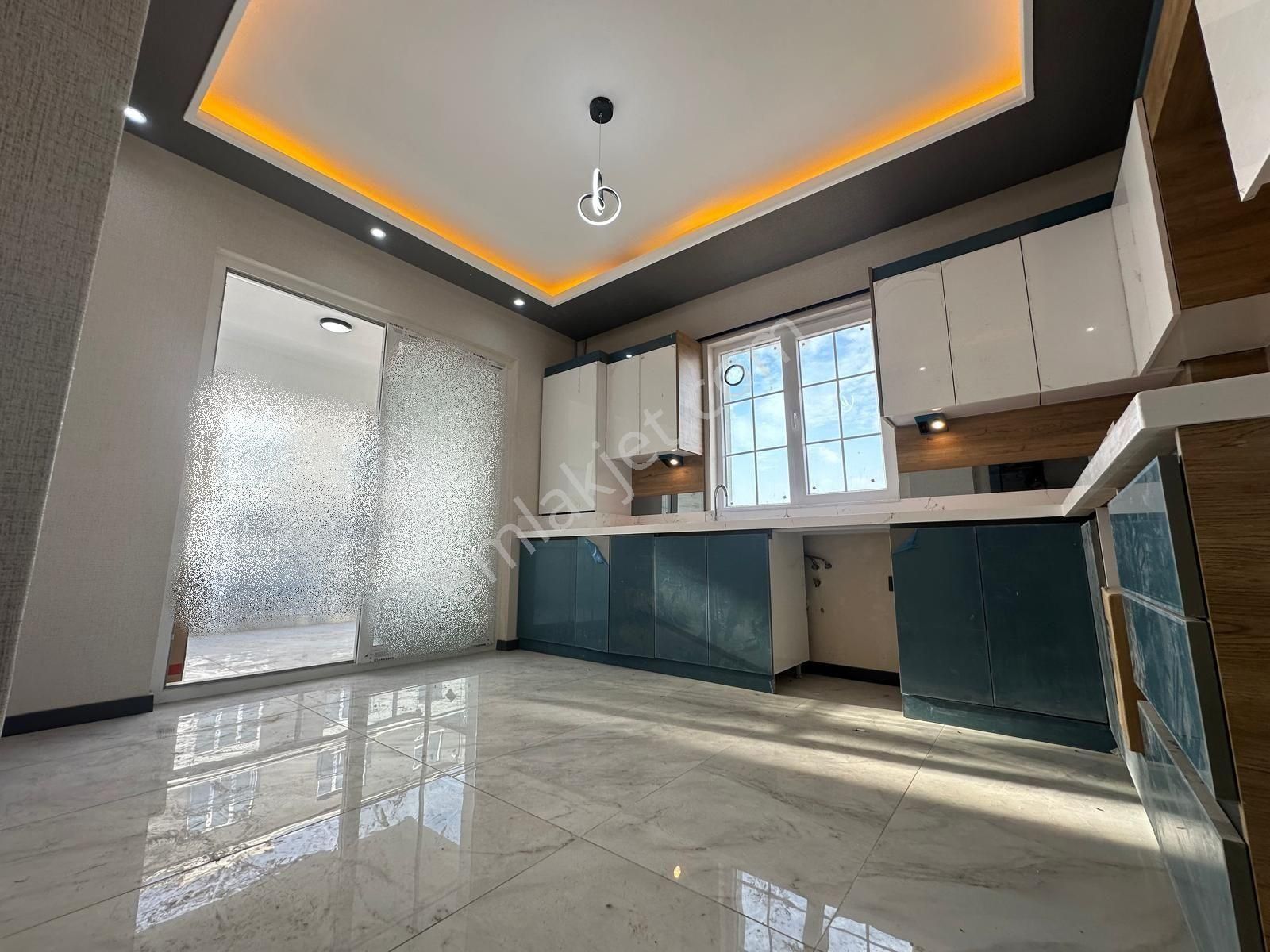 Yenikent Mustafa Kemalde 3+1 Ara Katta Lüx Yapılı Satılık Daire - Görsel 3