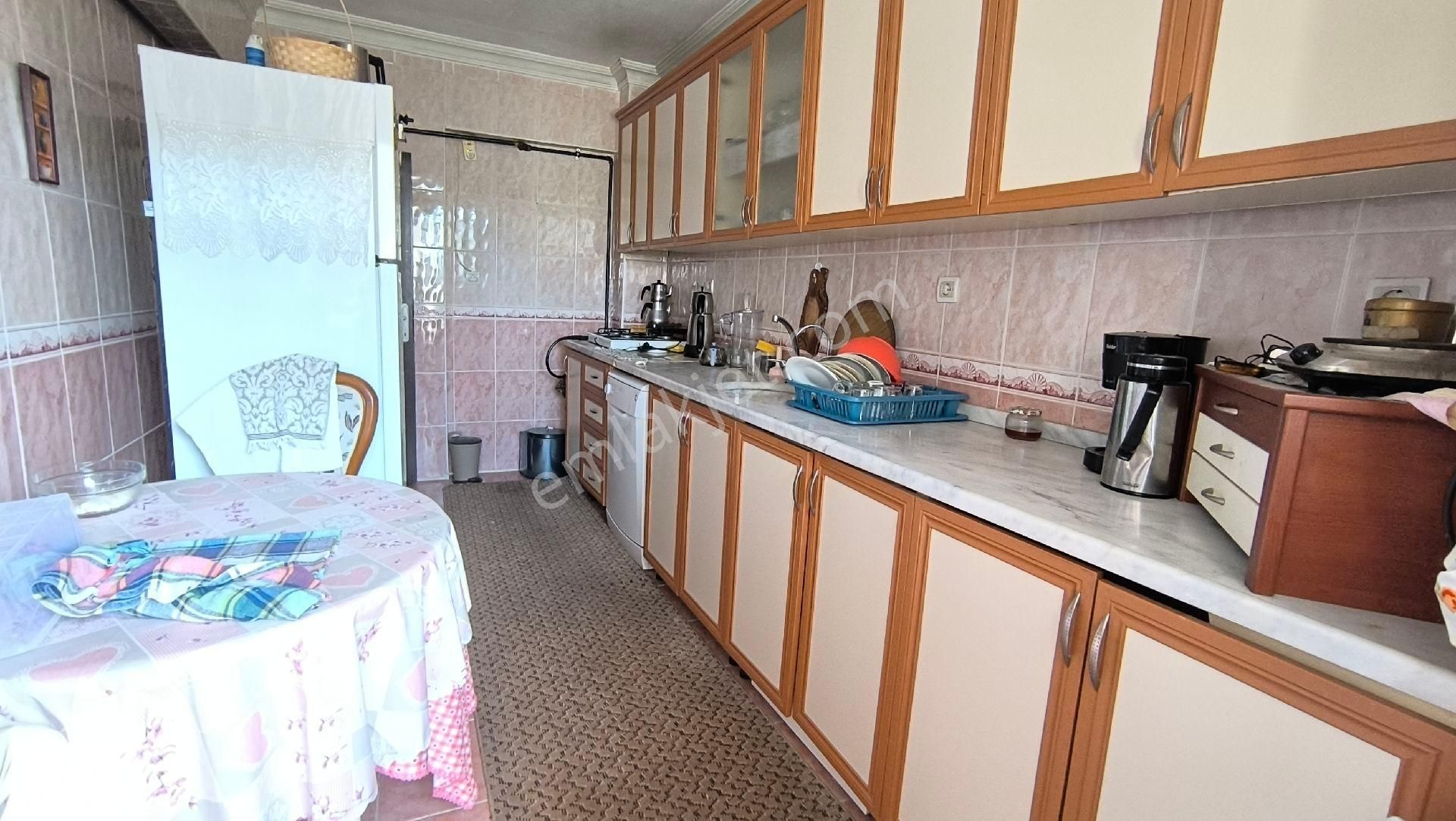 Sema Emlak'tan Menderes Mah. Merkezinde Kat'ta Satılık 3+1 Daire - Görsel 3