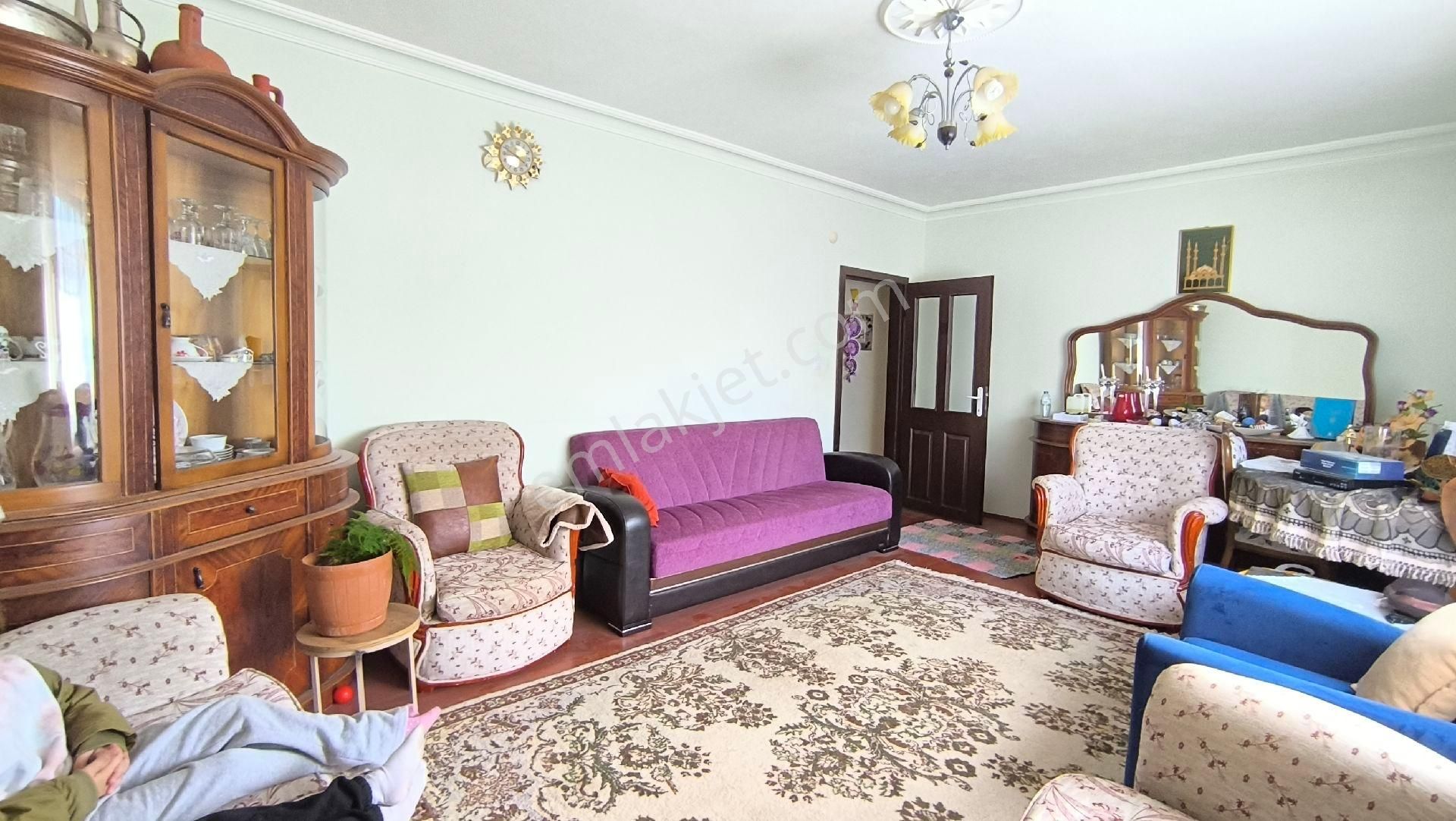 Sema Emlak'tan Menderes Mah. Merkezinde Kat'ta Satılık 3+1 Daire - Görsel 8