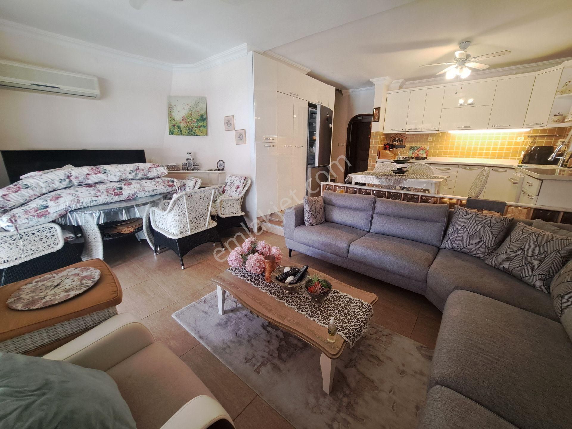 Seferihisar Ürkmez De 3+1 Havuzlu Site İçerisinde Satılık Villa - Görsel 8